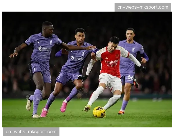 足球游戏《FC26》更新球员数据，依据欧冠表现大幅提升多位战术核心的“视野”与“沉着”属性